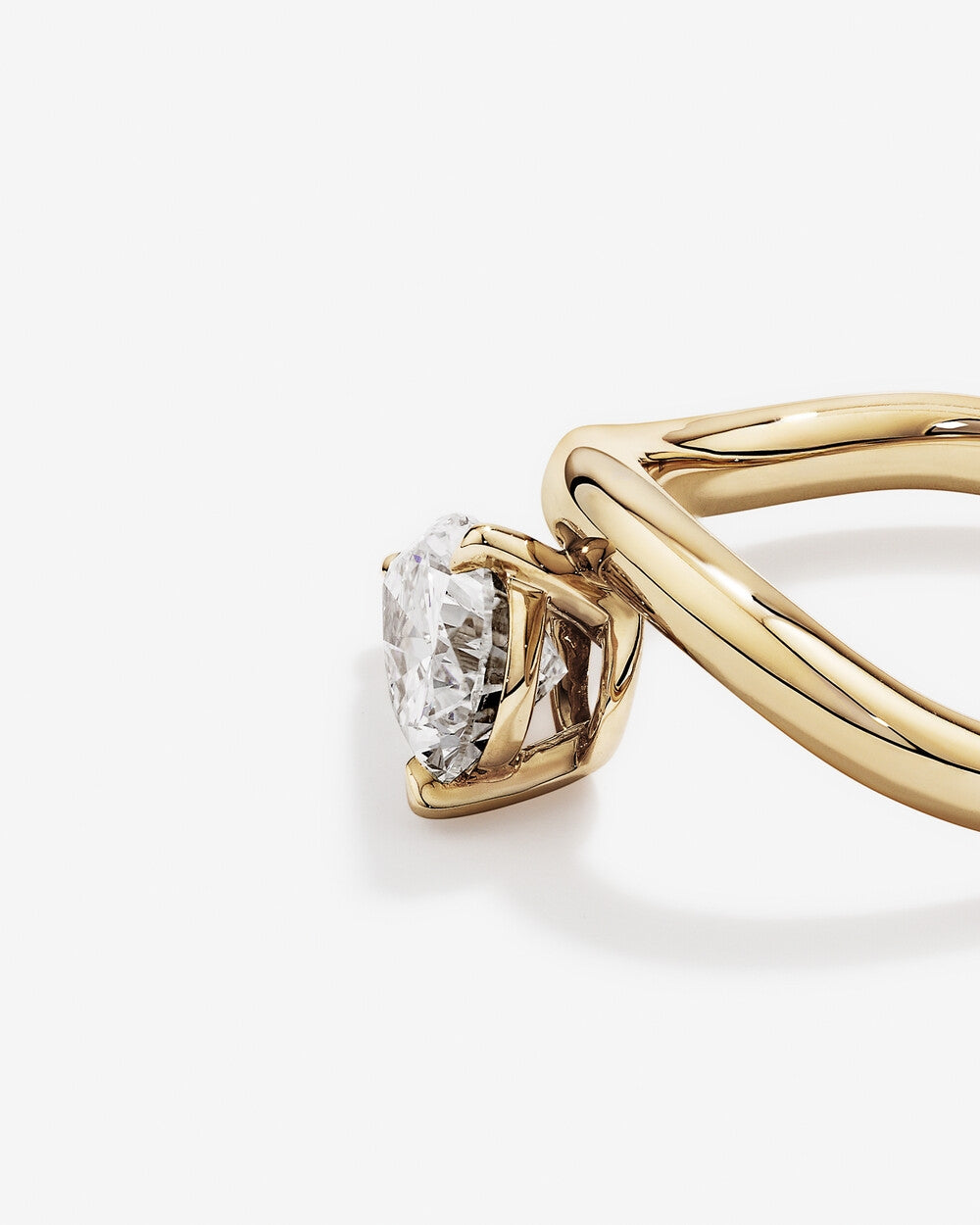 Aurora Twist Pear Diamond Ring in Yellow Gold