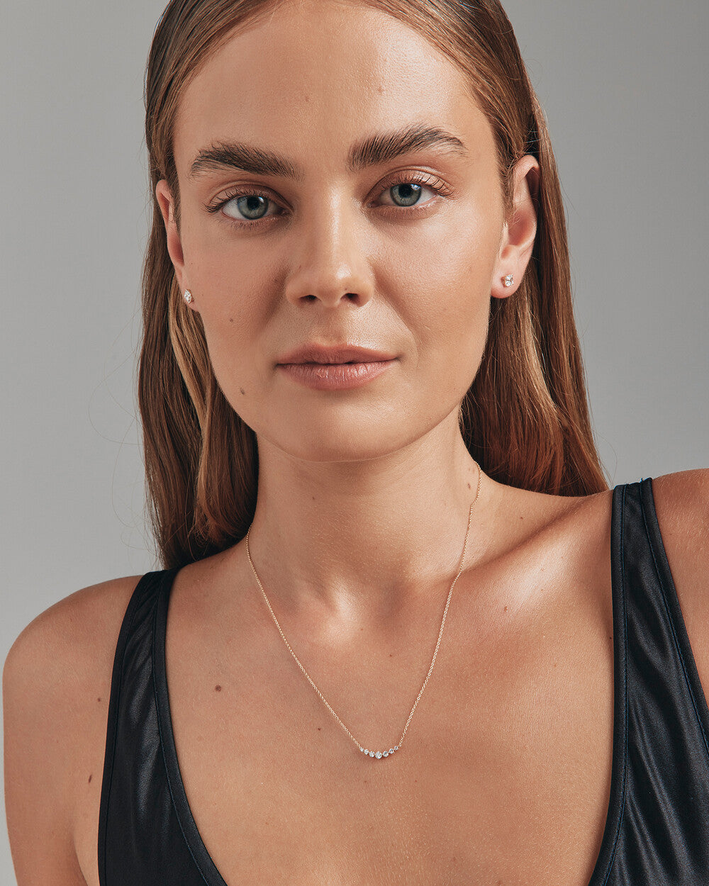 Lab-Grown Diamond Curved Bar Necklace in 14K Yellow Gold