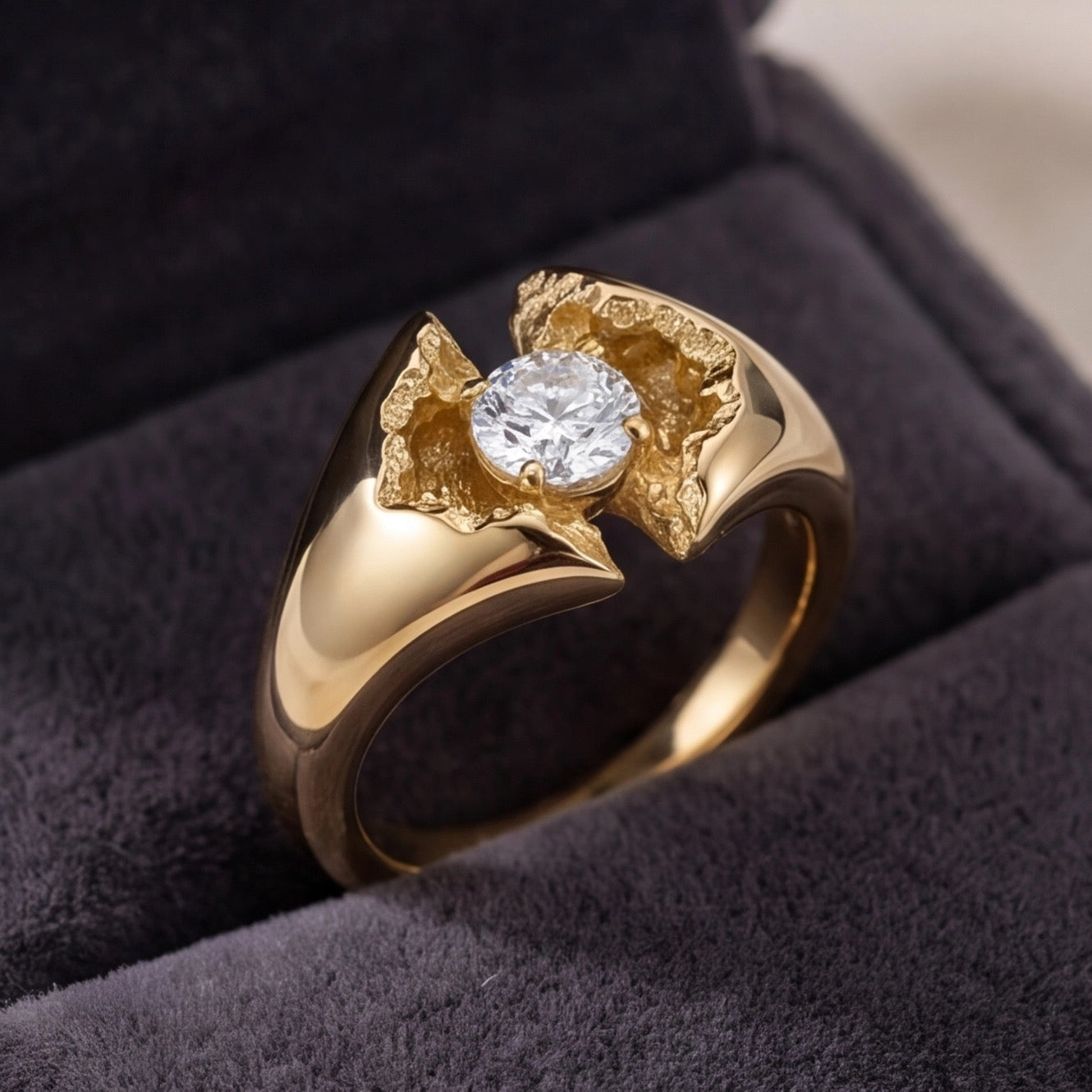 Éclos Round Cut Lab Grown Diamond Ring in Yellow Gold My Store