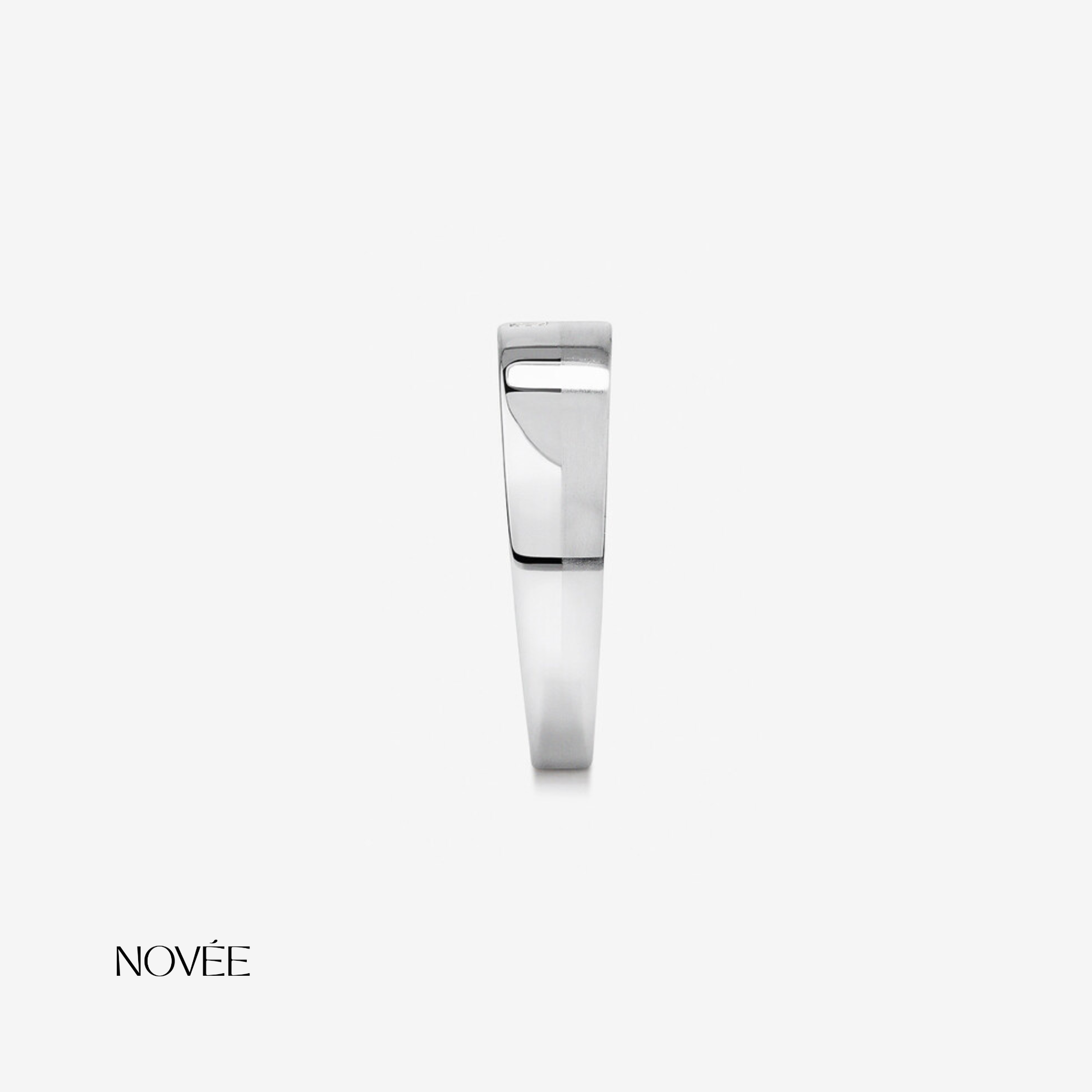 Minimal Gold Band Ring With Double Diamond Accent Design